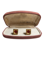 Kırmızı Taş Detaylı Kare Form Kol Düğmesi