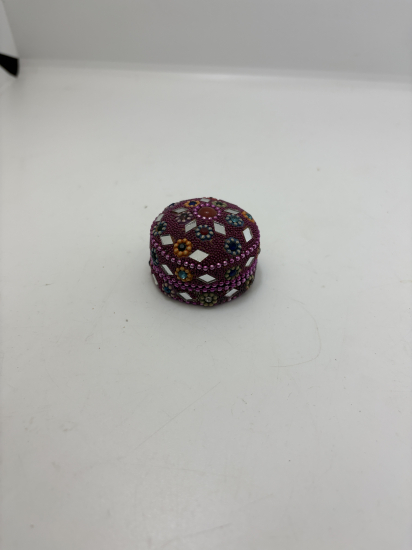 BONCUK VE AYNA SÜSLEMELİ DEKORATİF KUTU