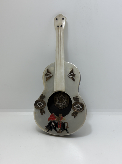 DEKORATİF MİNİATÜR GİTAR FORMUNDA OBJE