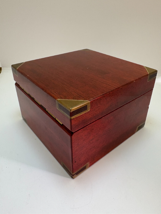 Corum Admiral Cup Tekne Saati