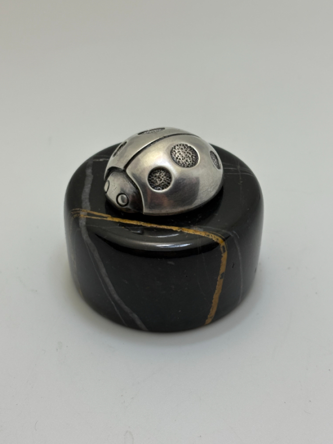 Akbank Urart Gümüş - Mermer Kağıt Ağırlığı