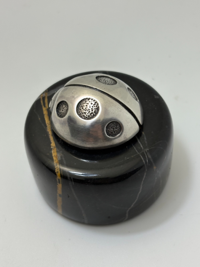 Akbank Urart Gümüş - Mermer Kağıt Ağırlığı