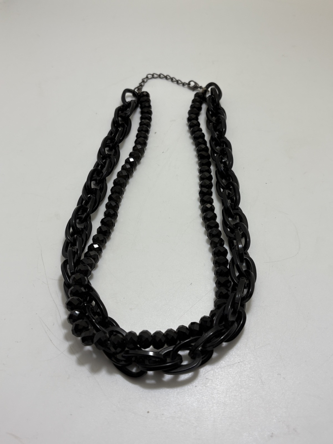 SİYAH TAŞ VE ZİNCİR KOLYE