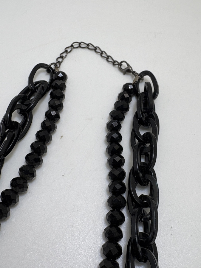 SİYAH TAŞ VE ZİNCİR KOLYE