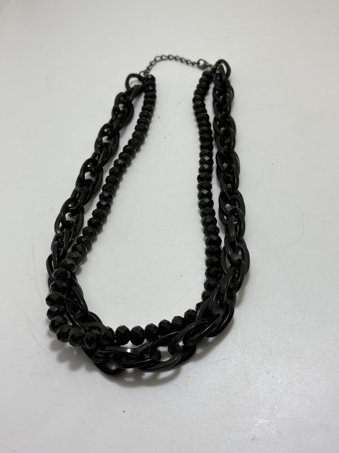 SİYAH TAŞ VE ZİNCİR KOLYE