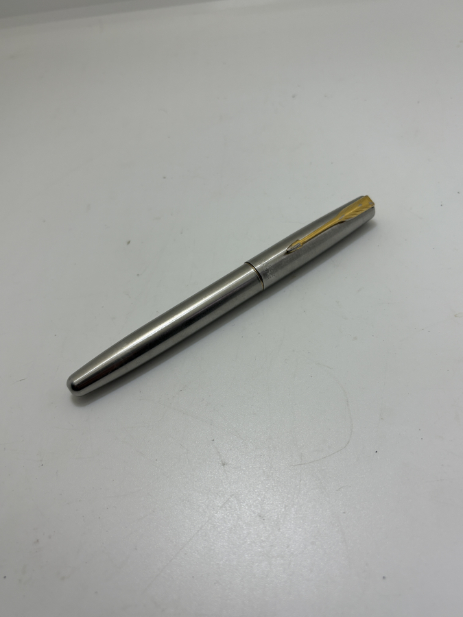 PARKER FRONTIER PASLANMAZ ÇELİK DOLMA KALEM