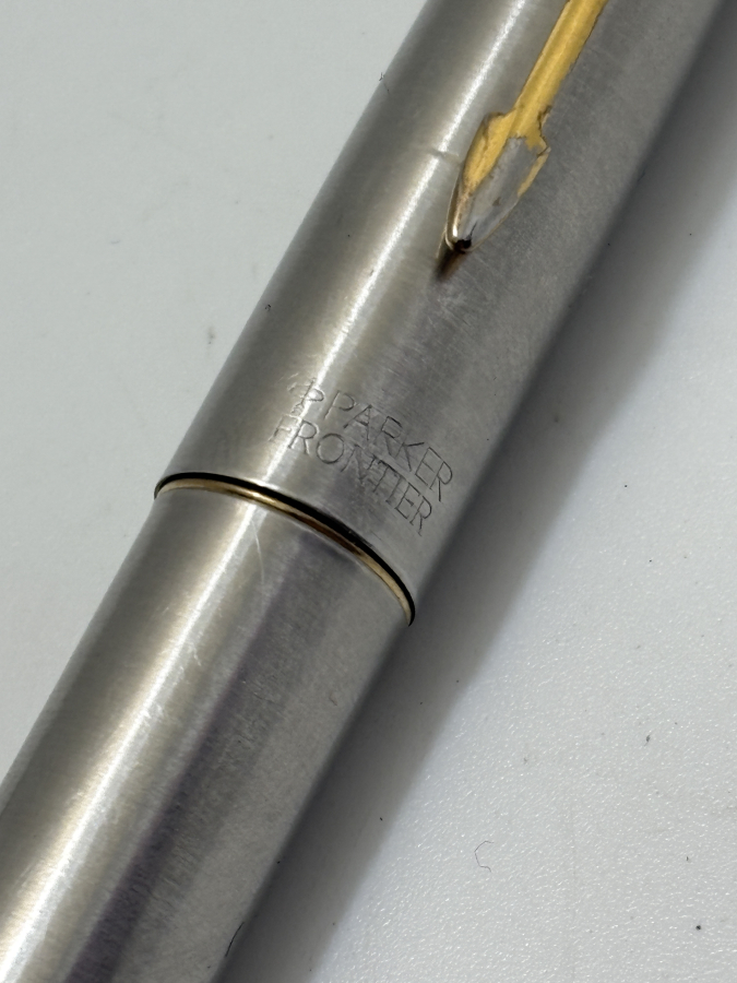 PARKER FRONTIER PASLANMAZ ÇELİK DOLMA KALEM