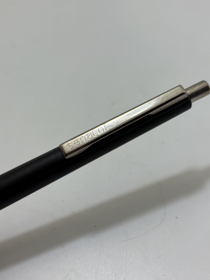SENATOR SİYAH METAL–PLASTİK TÜKENMEZ KALEM