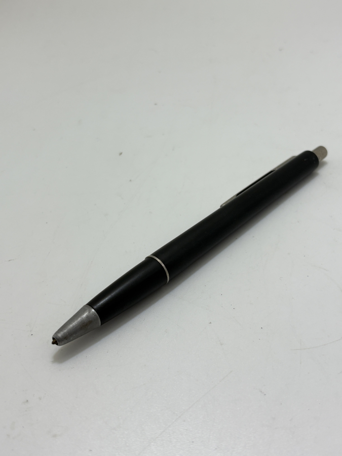 SENATOR SİYAH METAL–PLASTİK TÜKENMEZ KALEM