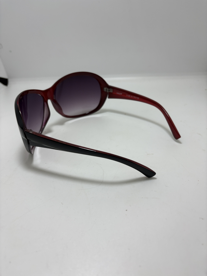 SİYAH–BORDO PLASTİK ÇERÇEVELİ GÜNEŞ GÖZLÜĞÜ