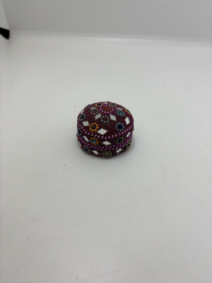 BONCUK VE AYNA SÜSLEMELİ DEKORATİF KUTU