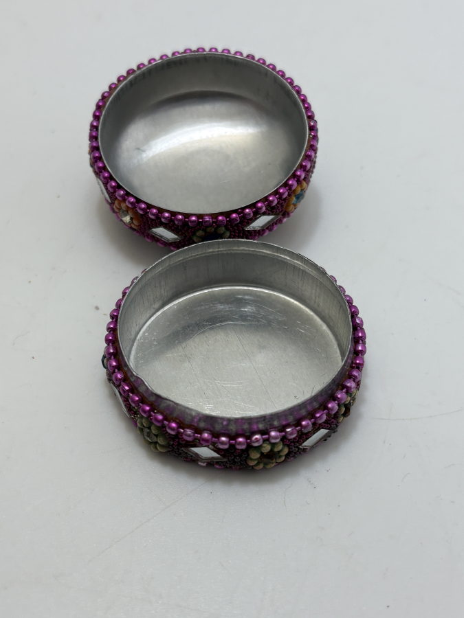 BONCUK VE AYNA SÜSLEMELİ DEKORATİF KUTU