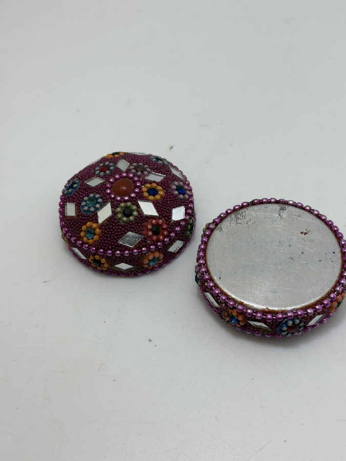 BONCUK VE AYNA SÜSLEMELİ DEKORATİF KUTU