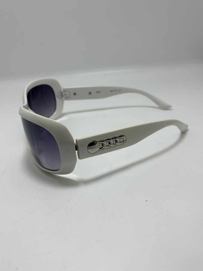 BEYAZ PLASTİK ÇERÇEVELİ GÜNEŞ GÖZLÜĞÜ