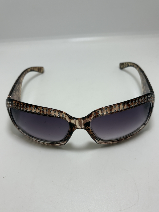 TAŞ DETAYLI DESENLİ PLASTİK ÇERÇEVELİ GÜNEŞ GÖZLÜĞÜ