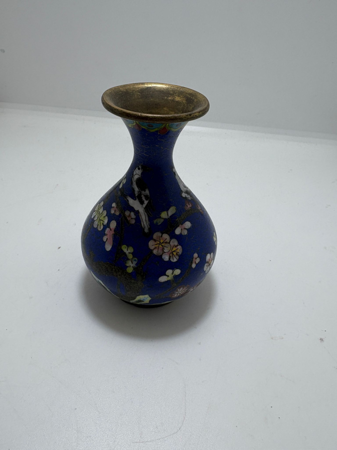 Çin Yapımı Cloisonné Emaye Vazo – Lacivert Zemin, Floral ve Kuş Motifli